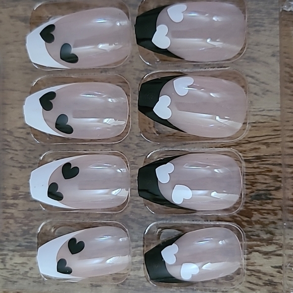 2/$16 Heart French Manicure Press On Nails - Picture 5 of 8